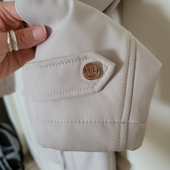 Ivanka Trump trench coat - Picture 5 of 8